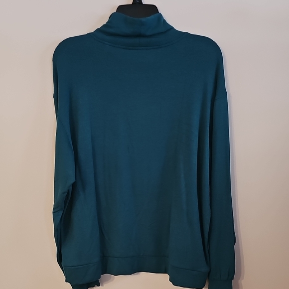 Loft Women's Green Sweater - Picture 4 of 4
